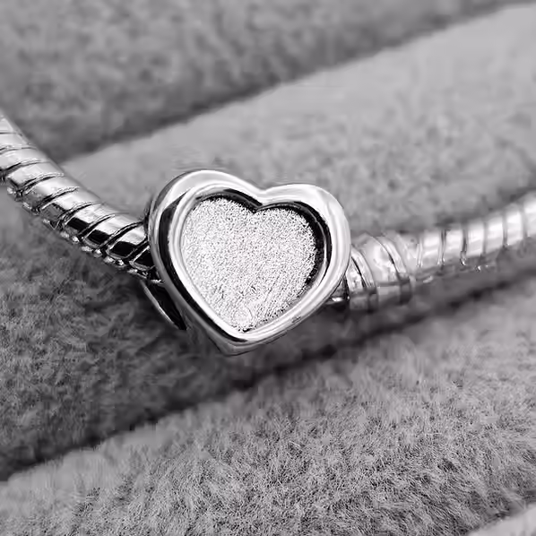 Thumbnail: Amiee - Thick Trim Heart Bead Charm
