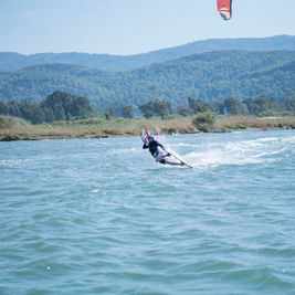 Dark slide kitesurfing