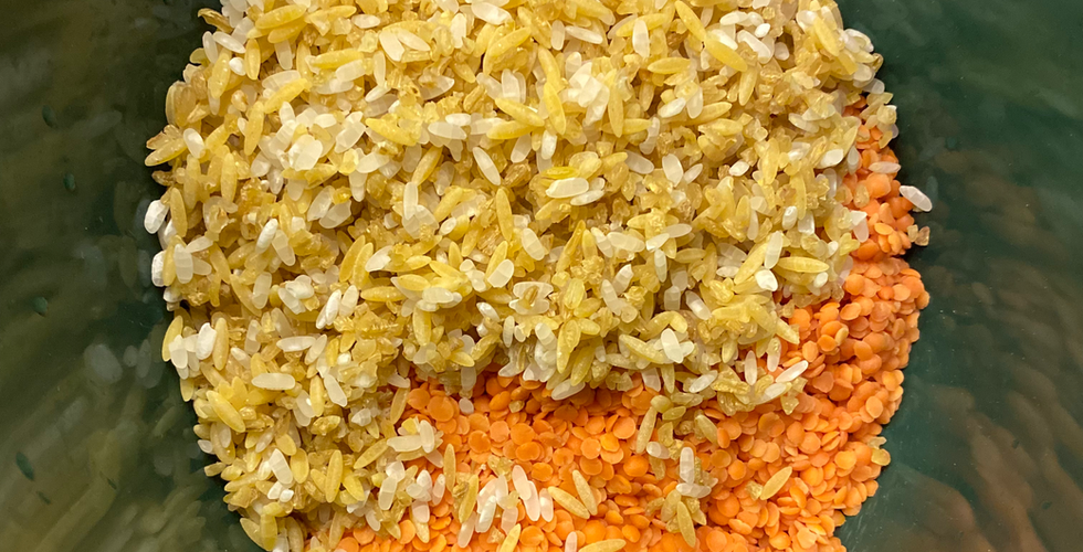 Tilføj linser, bulgur og ris