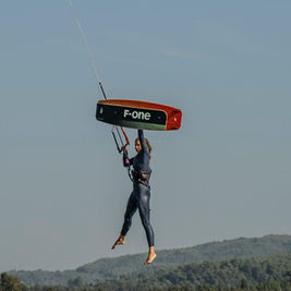 Board off kitesurfing