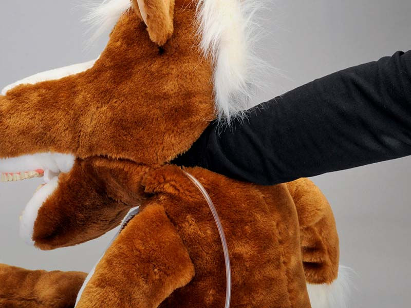 Миниатюра: Мягкая набивная наручная игрушка с челюстью