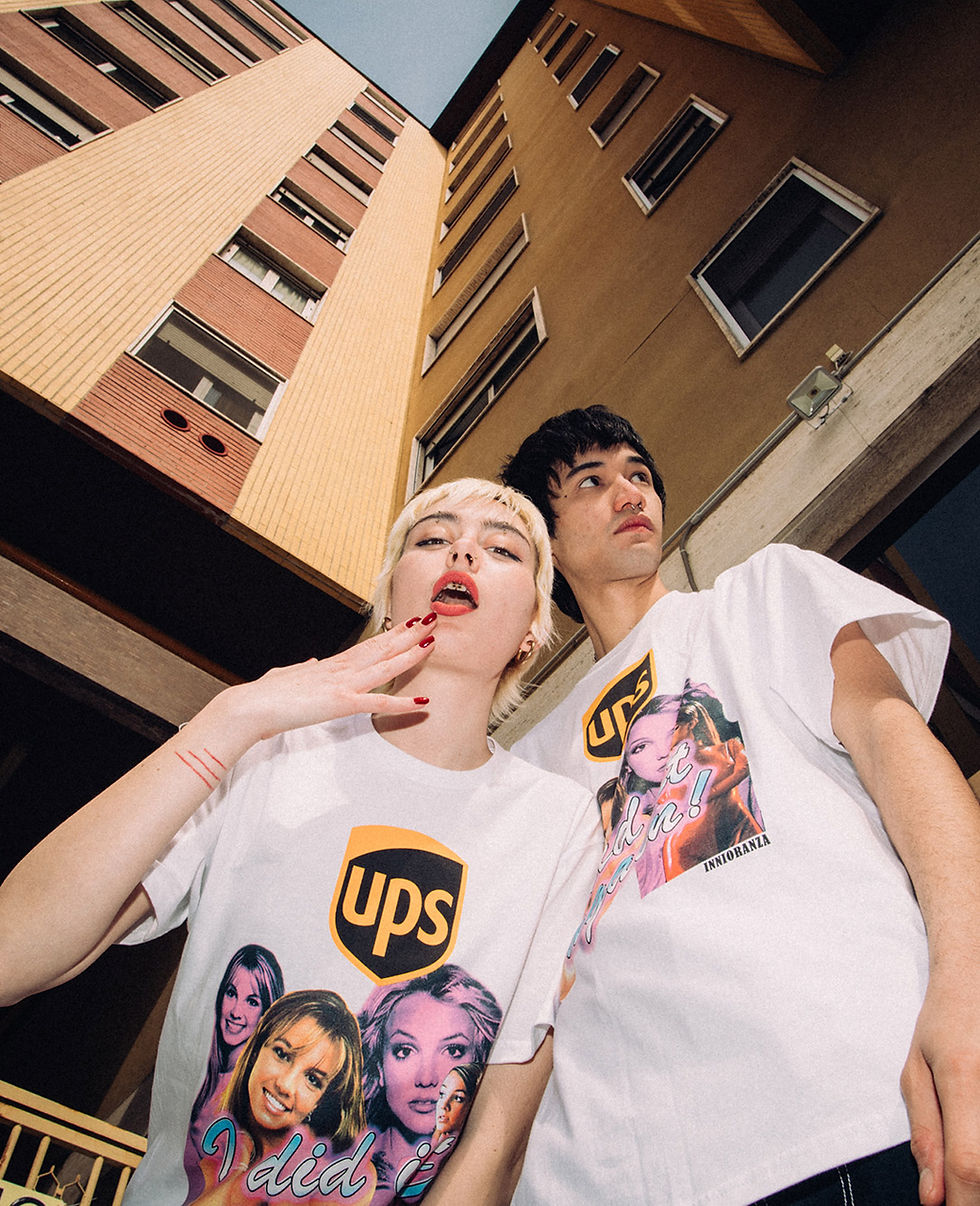 Miniatura: UPS, I DID IT AGAIN ! T-shirt streetwear ironica in cotone”