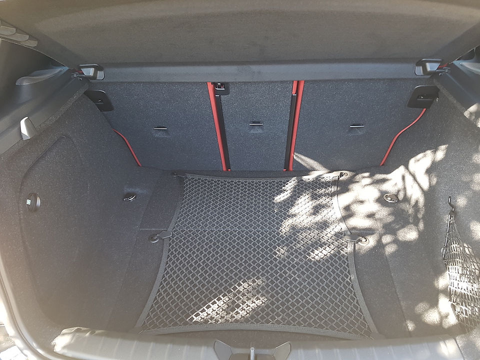 BMW M140i Boot