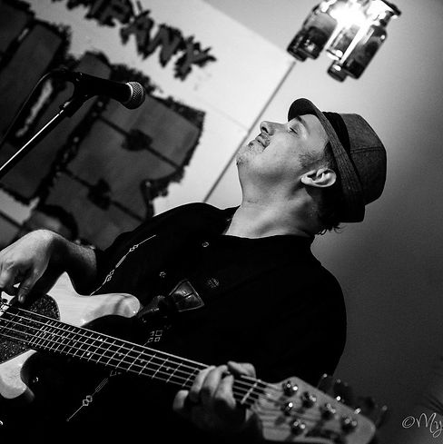 Denny Pic bw.jpg