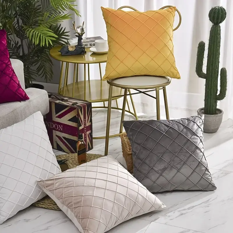 Thumbnail: Luxury Velvet 3D Plaid Cushion Cover