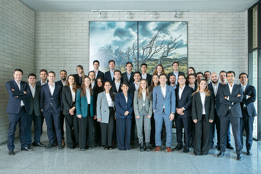 Equipo adentro_70A7313.jpg