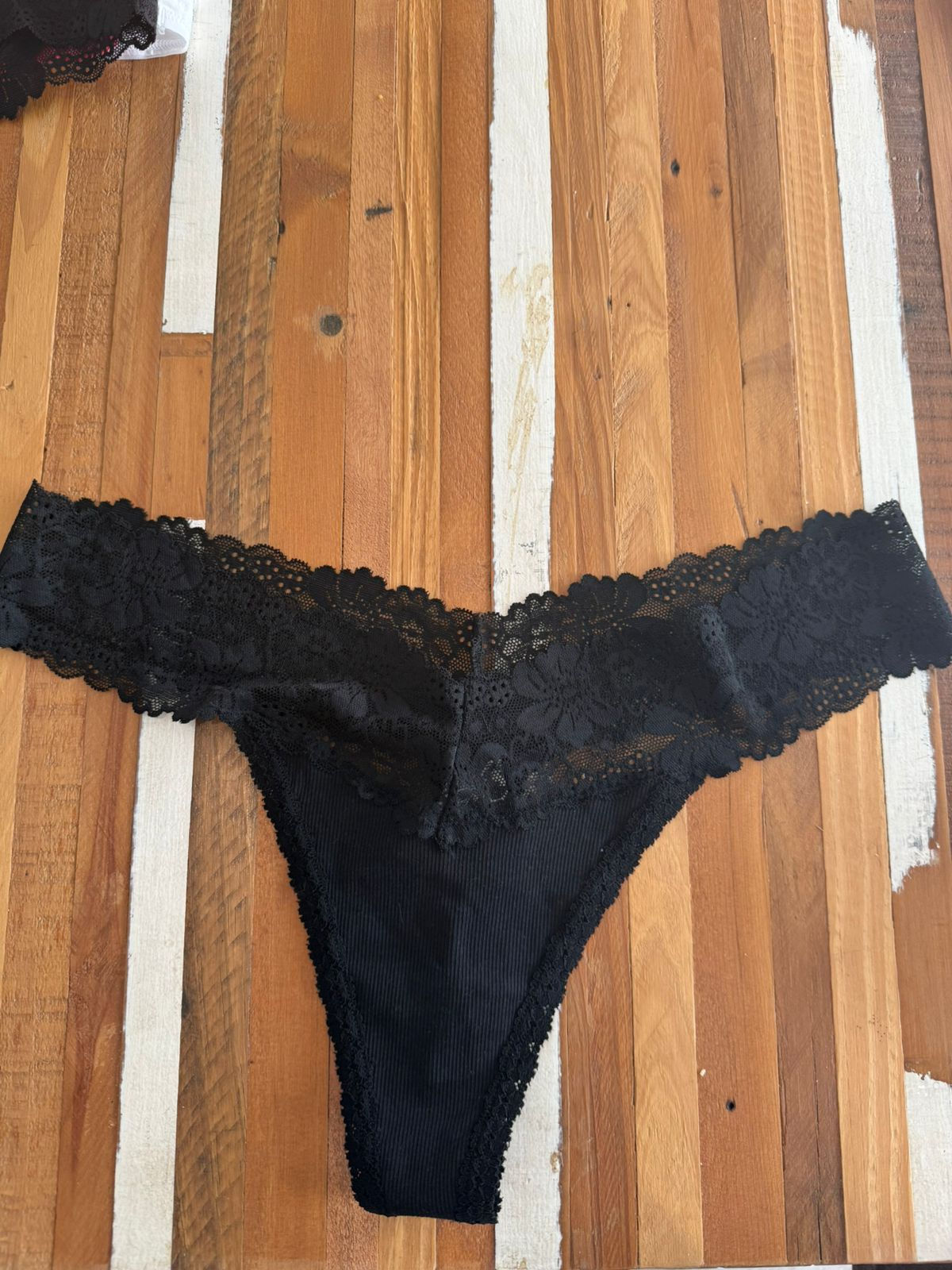 Less Victoria’s Secret Black Lace & Cotton 