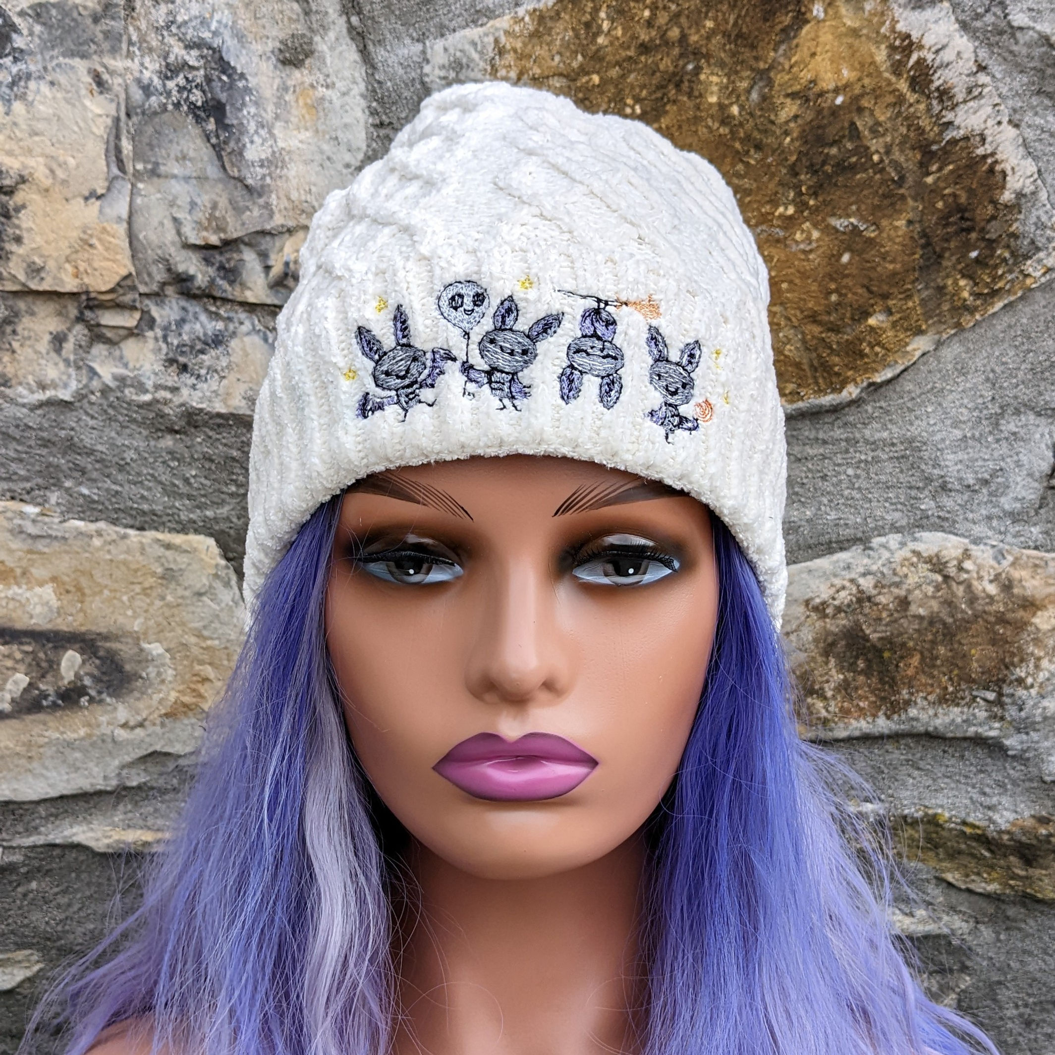 Bonnet crème chauve-souris 