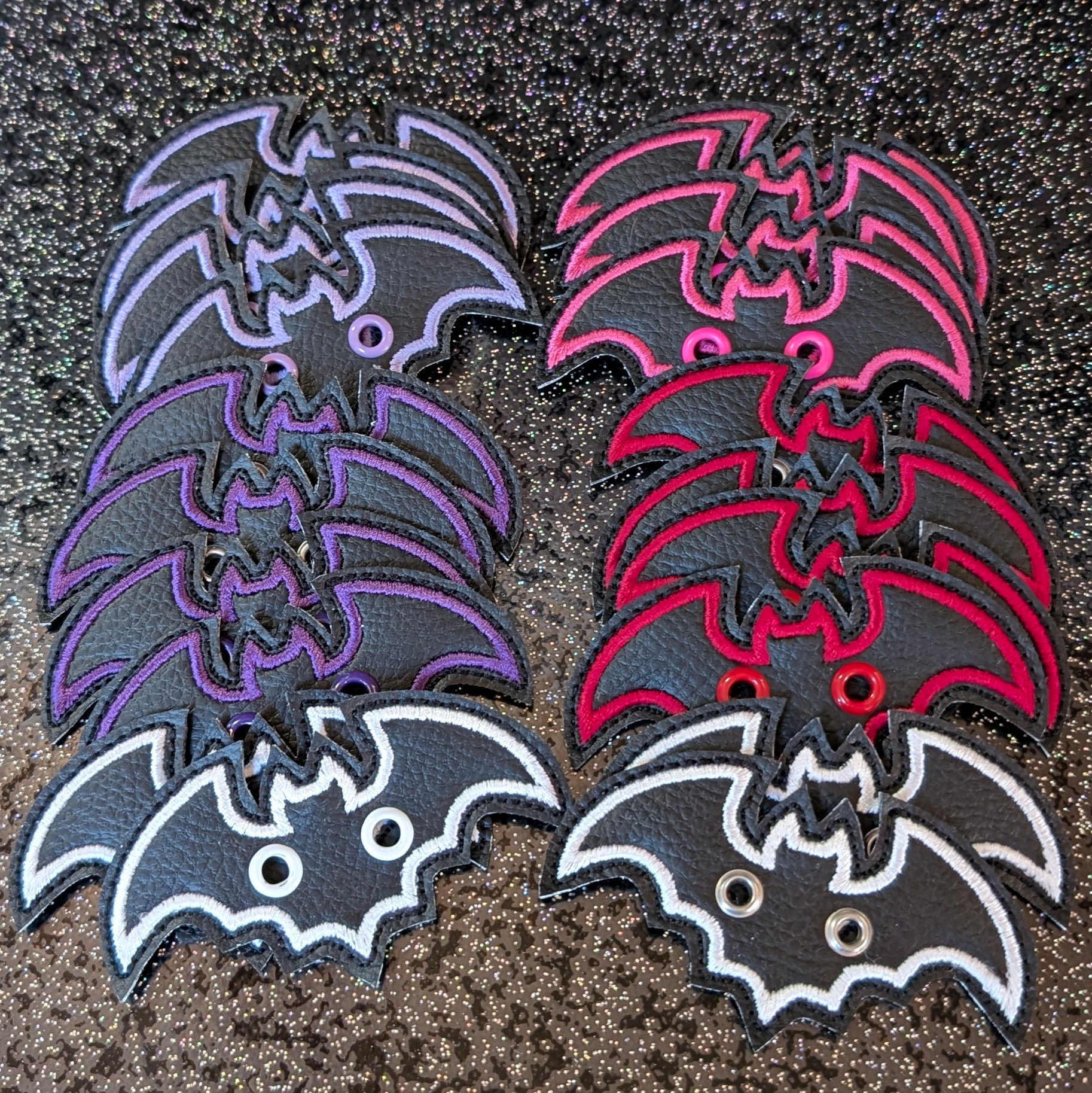 Déco de lacets: chauve-souris centrales (au choix)