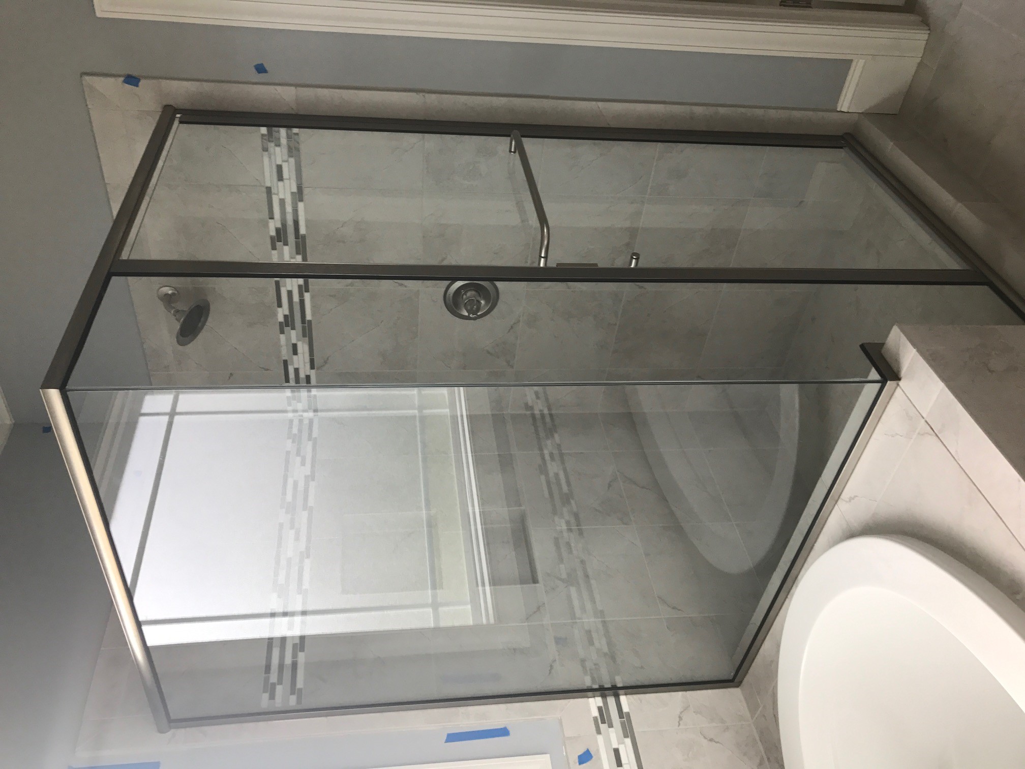 Semi-Frameless with C-Pull Towel Bar (1)
