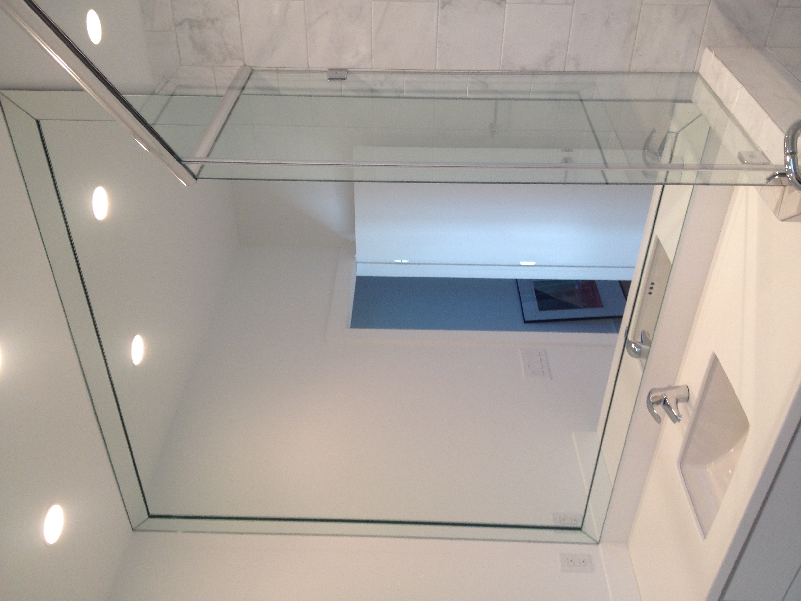 Full Heigh & Width Mirror with 2in Flat Overlay
