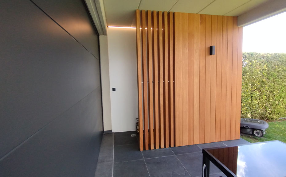 buitendouche - maatwerk hardhout - delta light - Interieurarchitect Astrid Adriaens