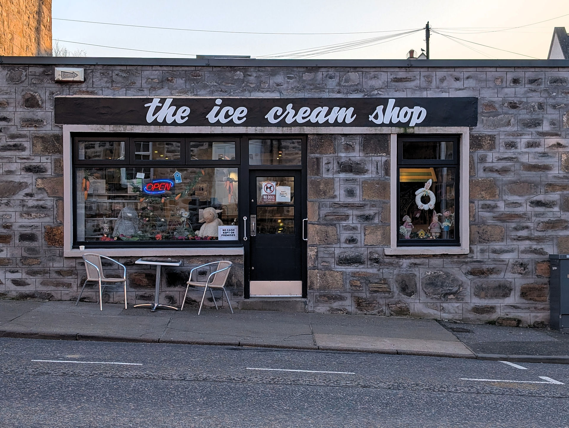The Ice Cream Shop, Cullen