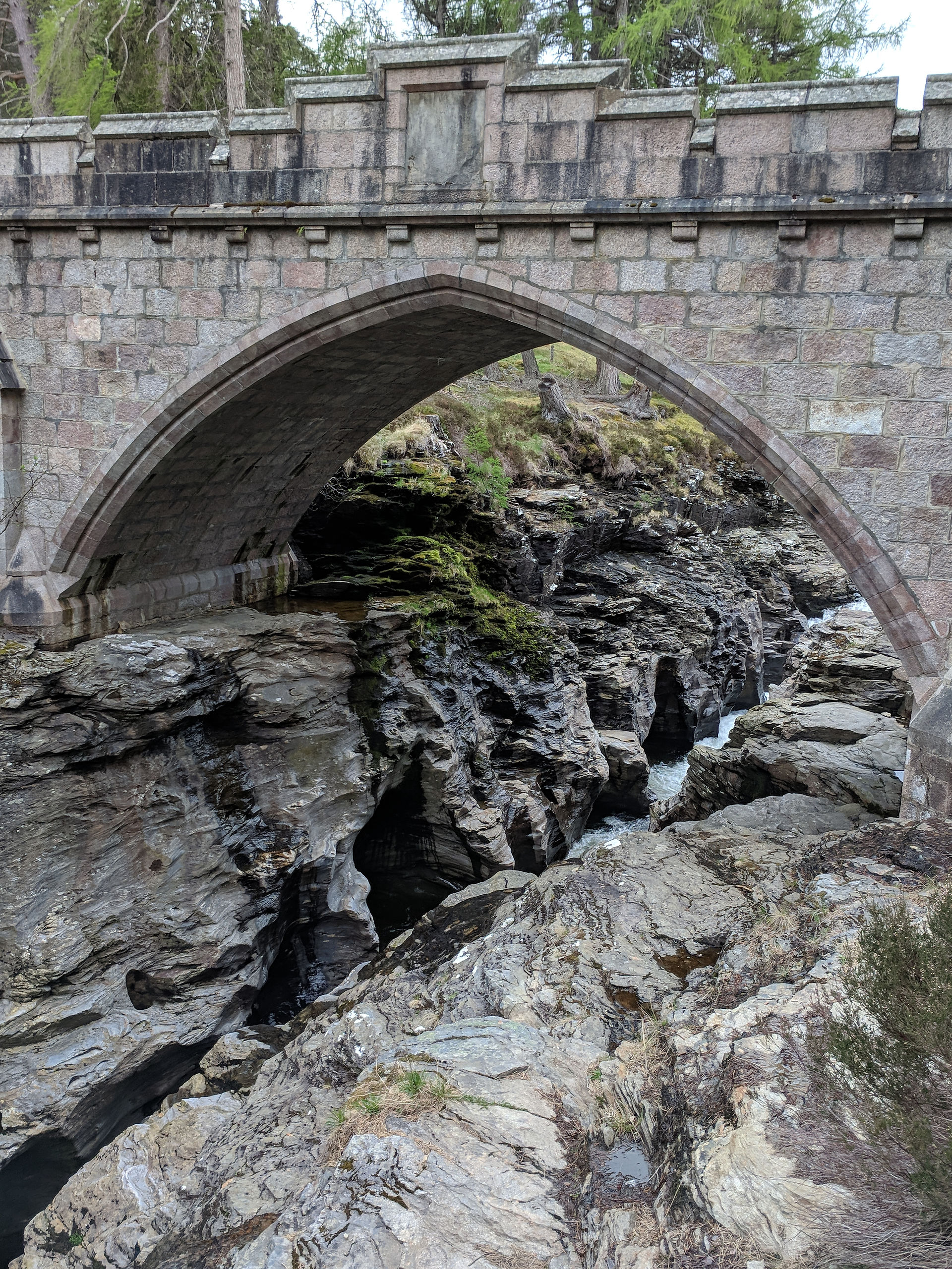 Linn O' Dee Bridge