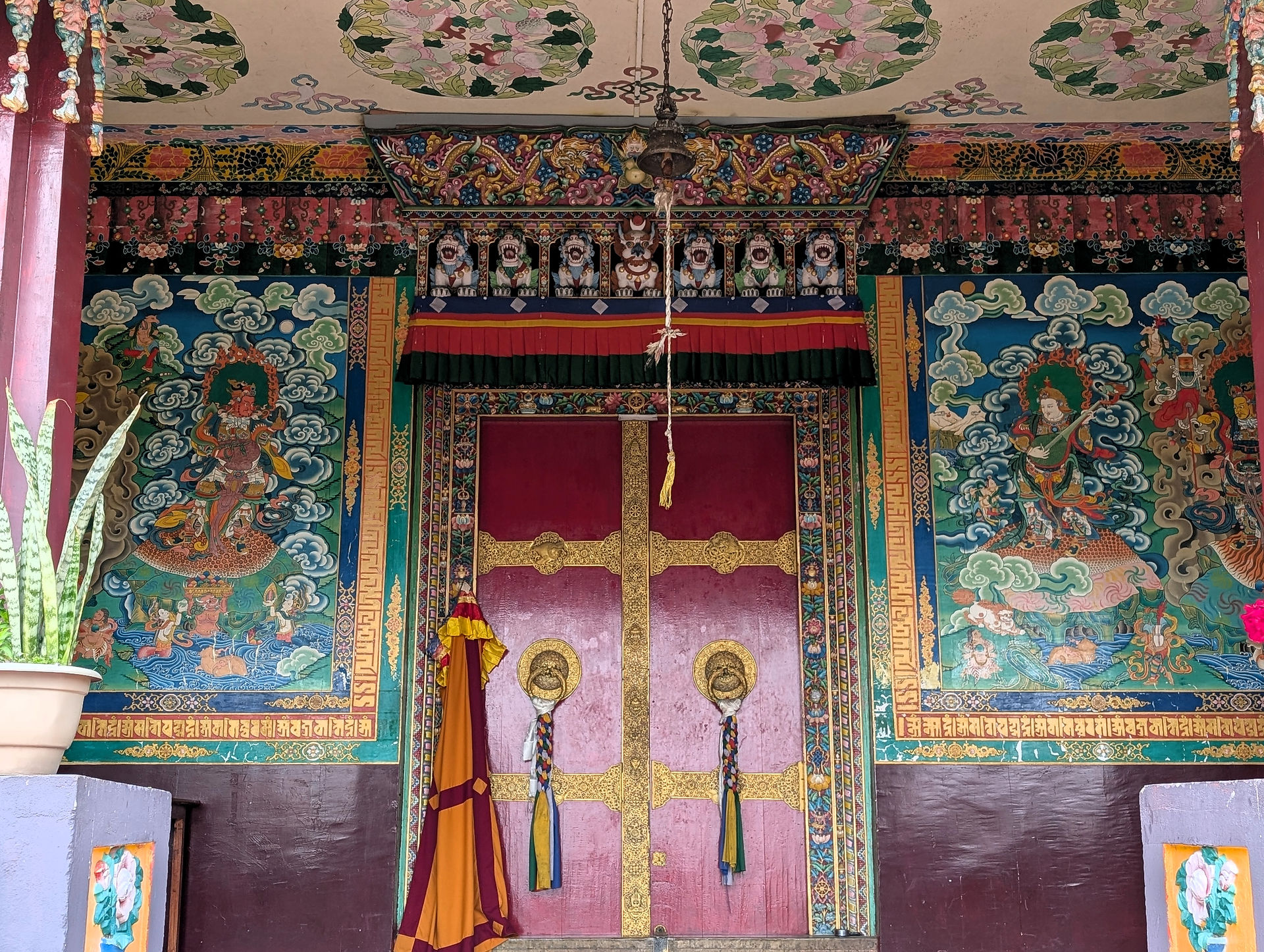 Geden Tharpa Choling Monastery