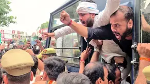 संजय सिंह के खिलाफ ED की छापेमारी पर AAP का प्रदर्शन