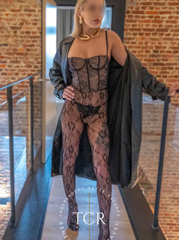 Elegant Belgium escort – luxury weekend retreat companion