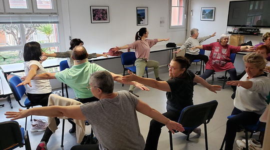 Yoga Assis _ Jolis Rêves De Nos Aînés - Seniors du Pays de Grasse