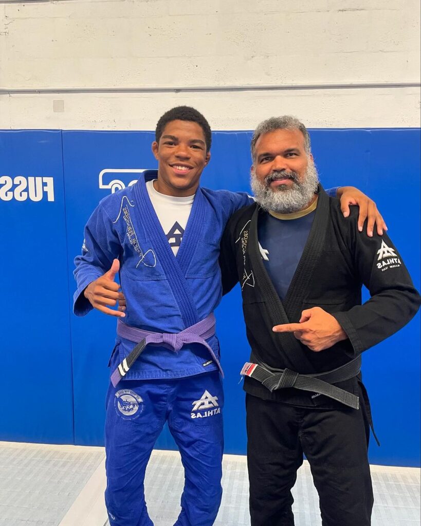 Yago Matias após receber o segundo grau do professor Jorge Fernandes. Foto: Reprodução/Instagram