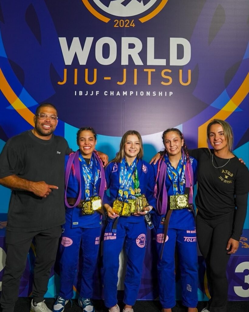 André Galvão, Sarah Galvão, Alexa Herse, Lillian Marchand e Angelica Galvão. Foto: Atos BJJ on Demand