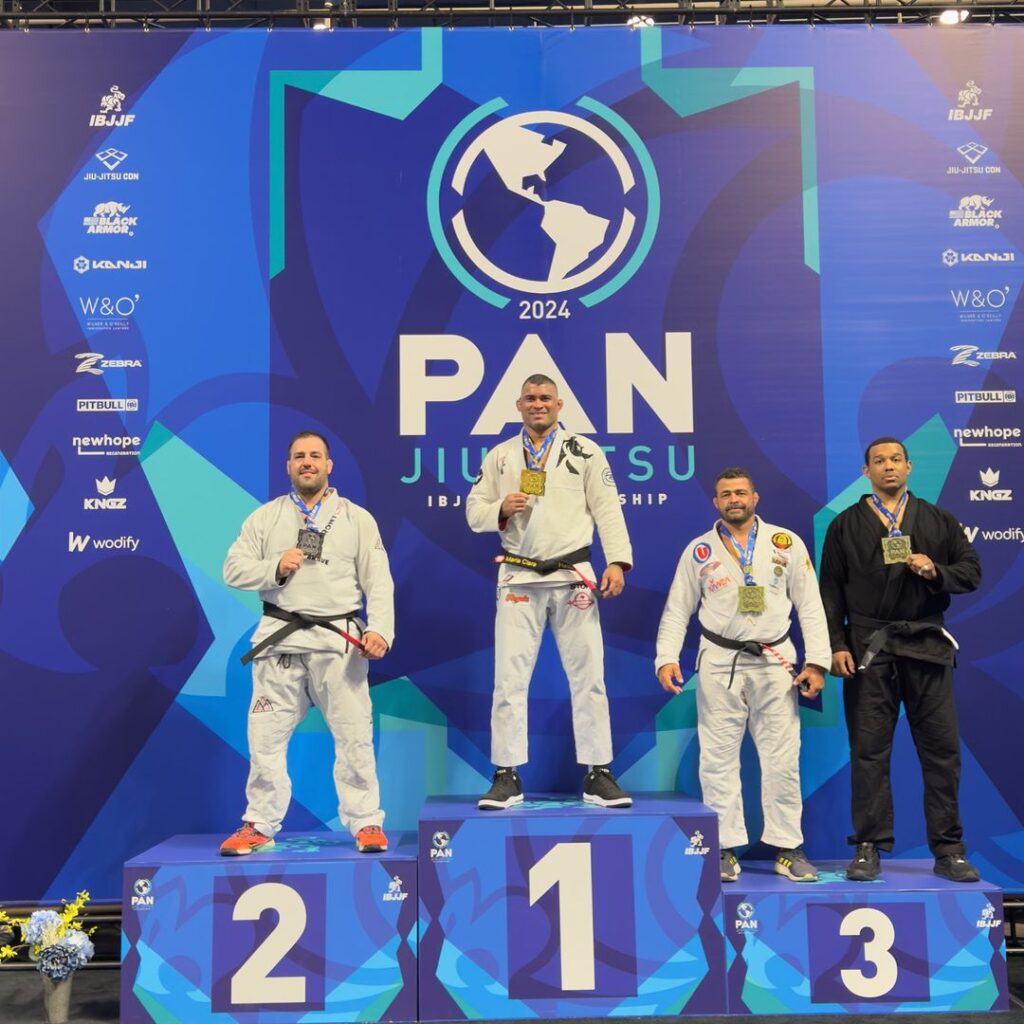 Ricardo Evangelista no topo do pódio no Pan 2024. Foto: Reprodução/Instagram