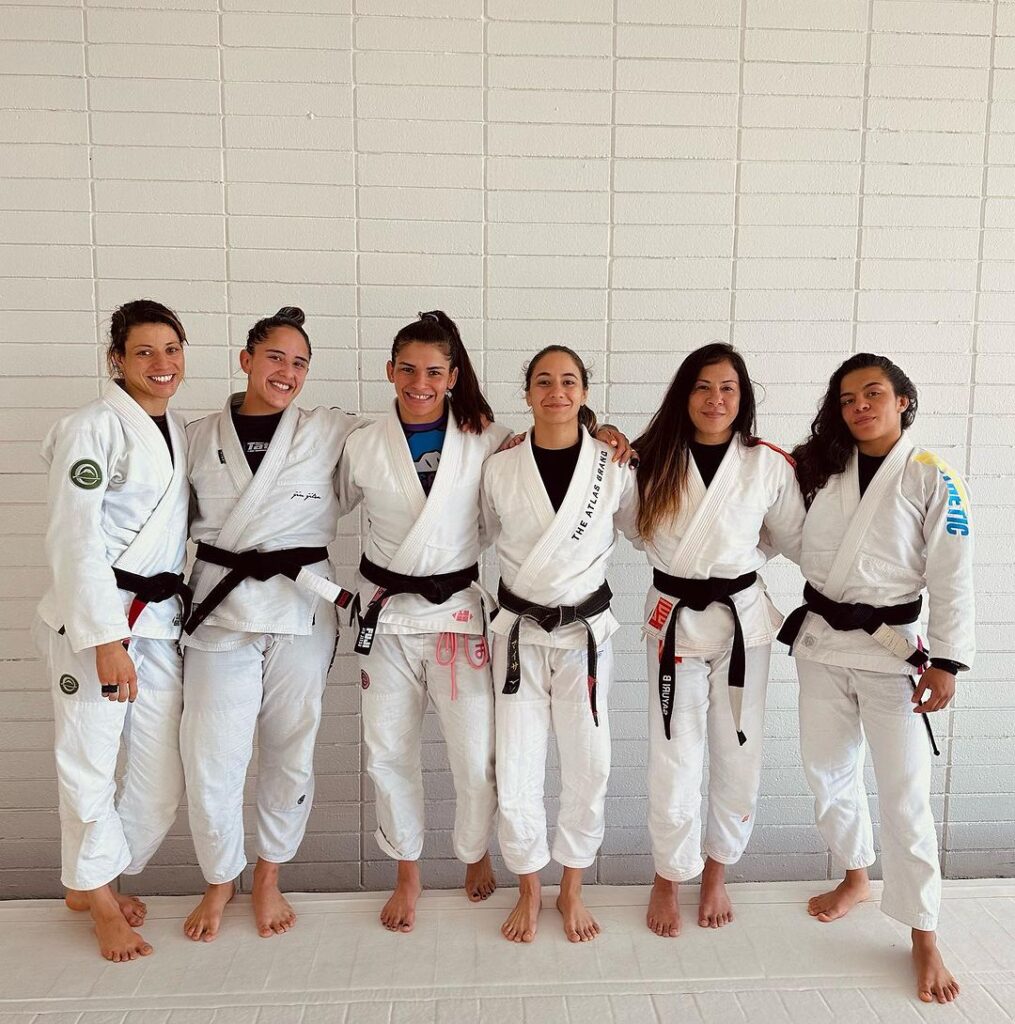 O time feminino da AOJ está cada vez mais forte. Foto: Reprodução/Instagram