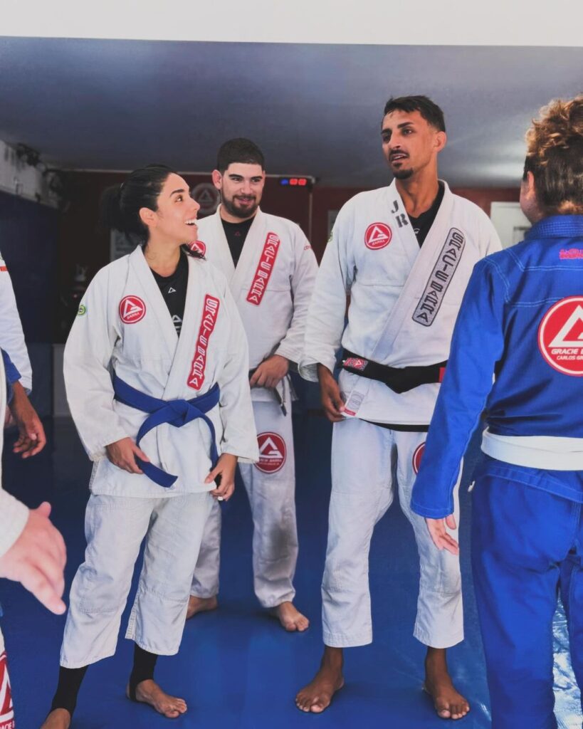 Jonathan Renan e seus alunos durante o treino. Foto: Reprodução/Instagram