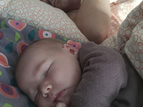 Når mor laver ur-brøl, står far i hjørnet og hepper (Stille og respektfuldt)!