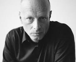 Le Portrait de Hannes Wettstein Designer zurichois