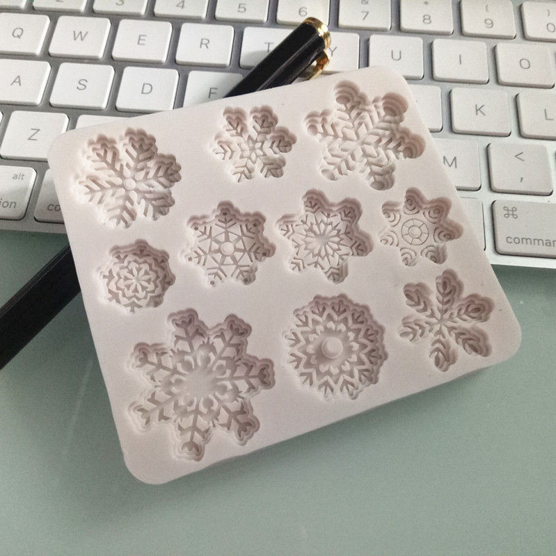 Miniatura: Christmas Snowflake Silicone Mold for Cakes & Cookies