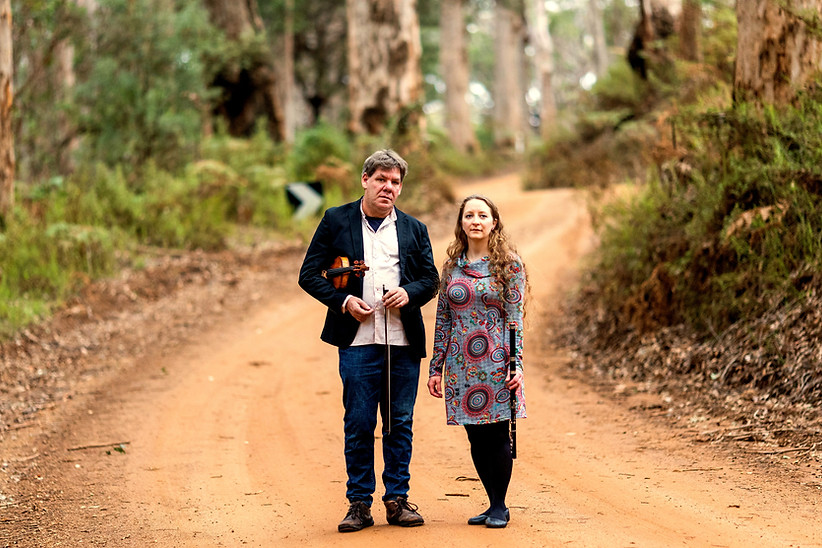 Robert_Manuela_Duo_Nic_Duncan_photo.jpg