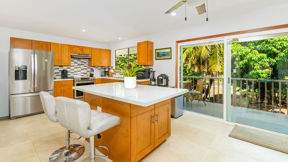 Puako 43B Kitchen.jpg