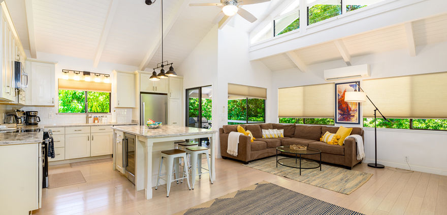 Puako 143 living room 880_425.jpg