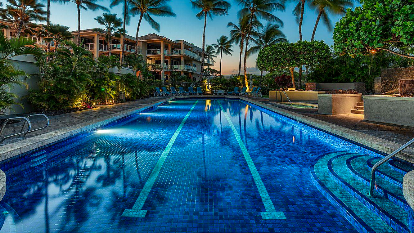 Spacious living room in Waikoloa Shores condo