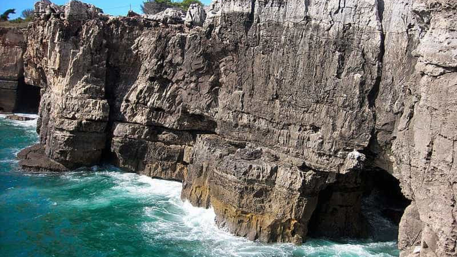 SINTRA, CASCAIS AND ESTORIL - HALF DAY