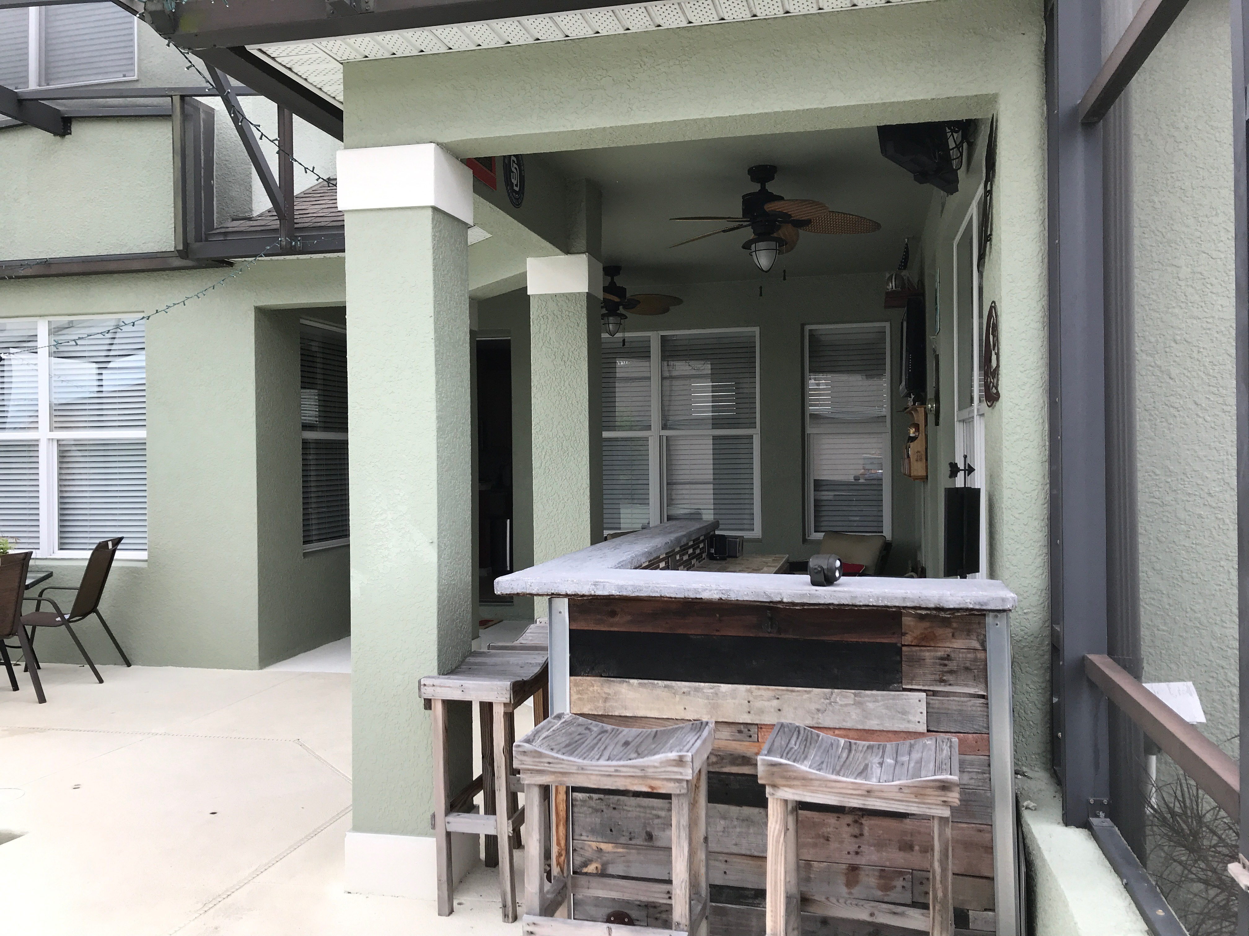 Outdoor kitchen
