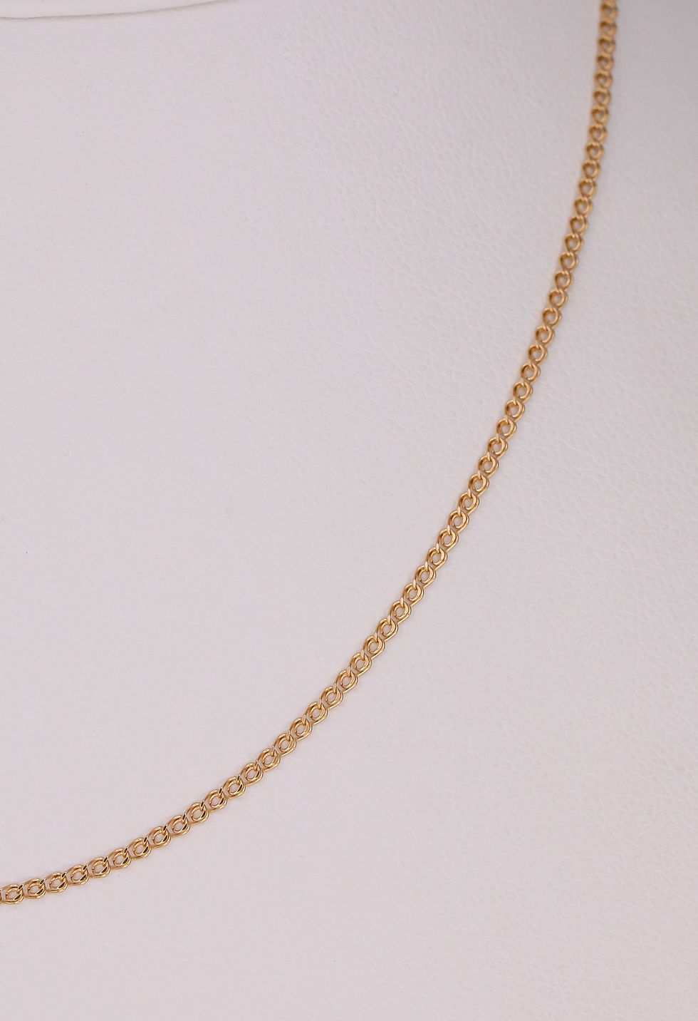 Pormenor da malha do fio em ouro amarelo 19.2kt - malha love 1.9g 44cm