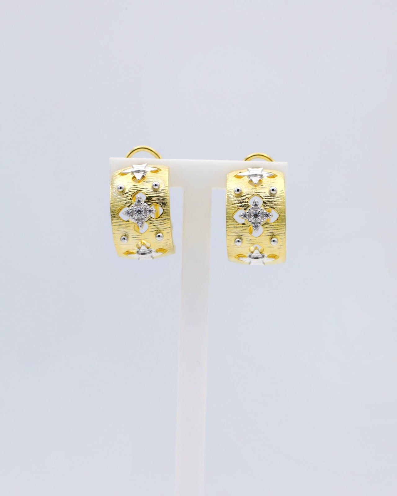 Brincos prata bicolor 5.2g - rosetas com pedras 15mm