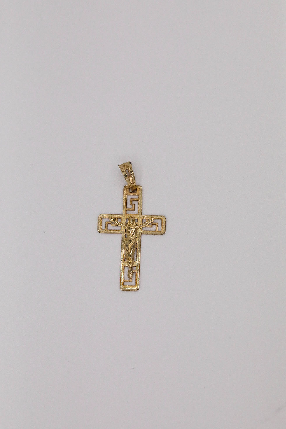 Crucifixo em ouro amarelo