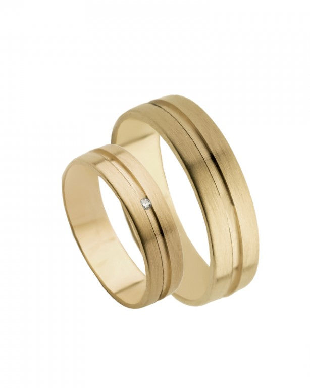 Miniatura: Aliança em ouro amarelo 9kt 5.1mm - sulco ao centro com uma zircónia e visão da mesma aliança sem zircónia