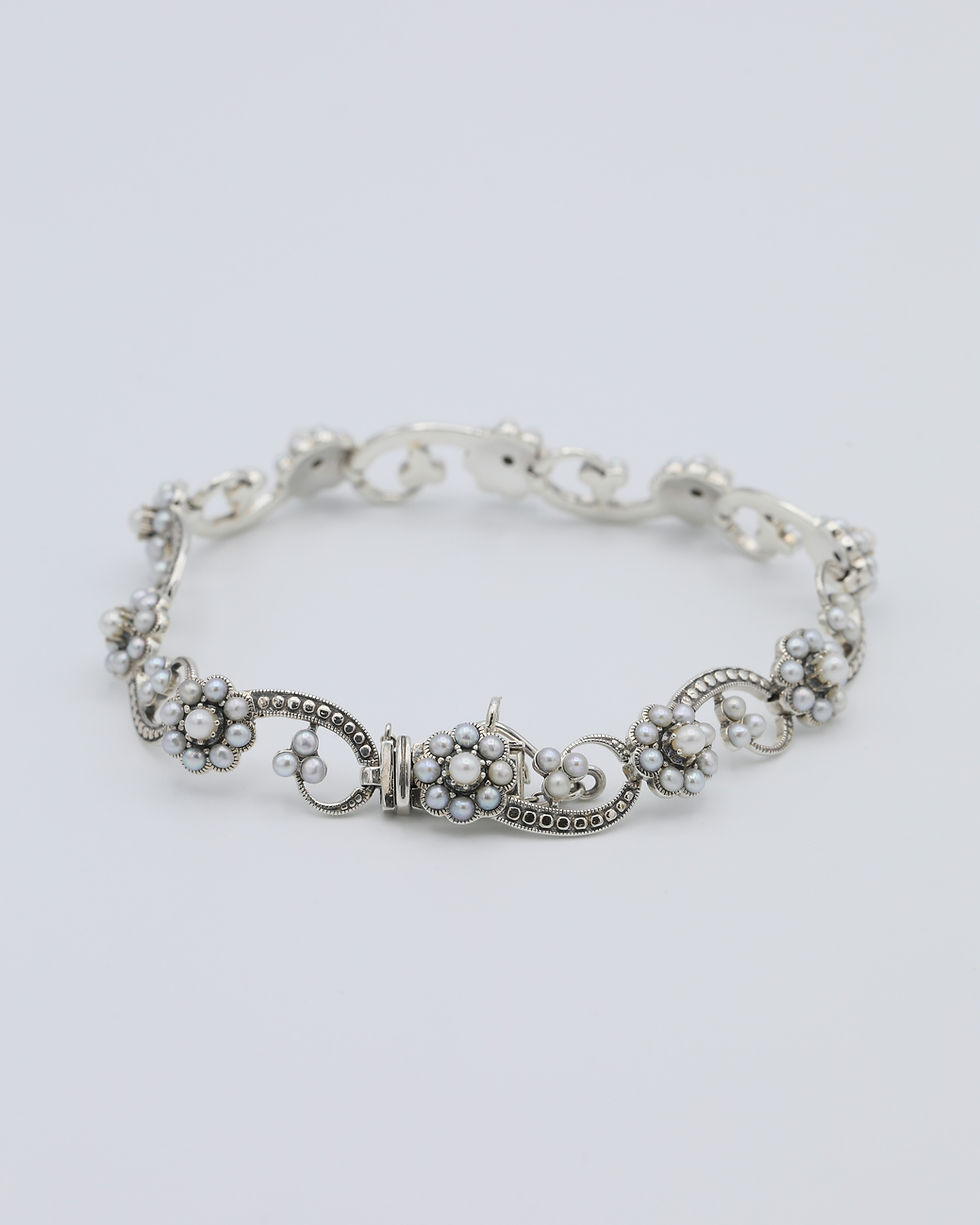 Pulseira prata 15g - pérolas design floral