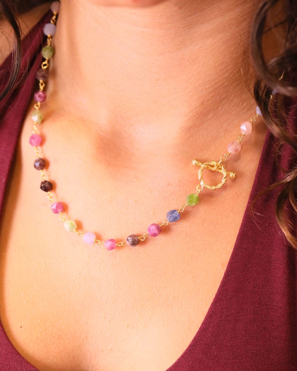 Colar em prata dourada com turmalinas