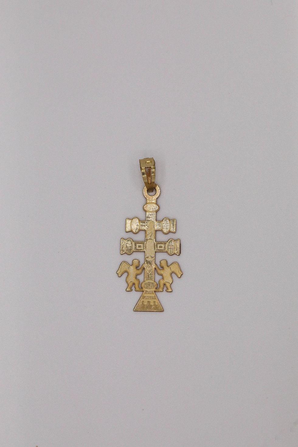 Medalha em ouro amarelo - Cruz Caravaca