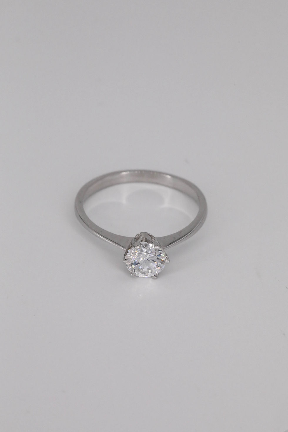 Miniatura: Anel ouro branco 19.2kt 2.8g - solitário, vista deitado