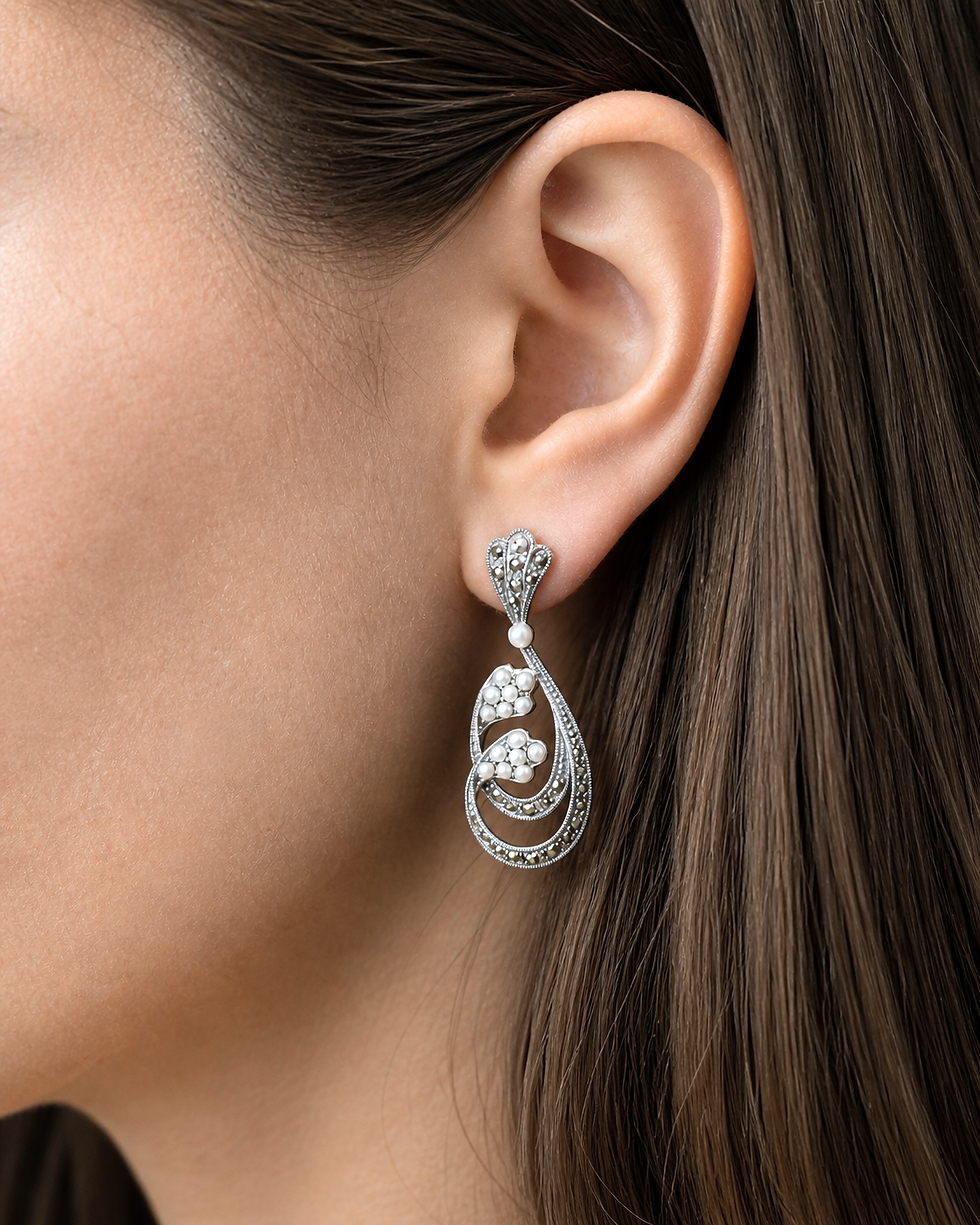 Brincos prata 6.7g -  gota de pérolas marcassites 40mm, vista colocados na orelha