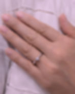 Anel ouro branco 19.2kt 2.5g - solitário, vista na mão