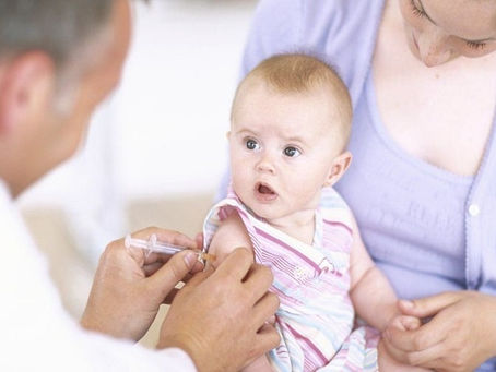 Giải Đáp Của Bác Sĩ: Nên Tiêm 5 Trong 1 Hay 6 Trong 1?