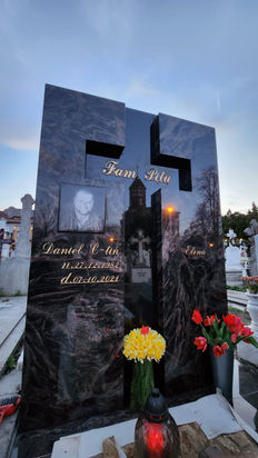 monumente funerare din granit Amintire Vie