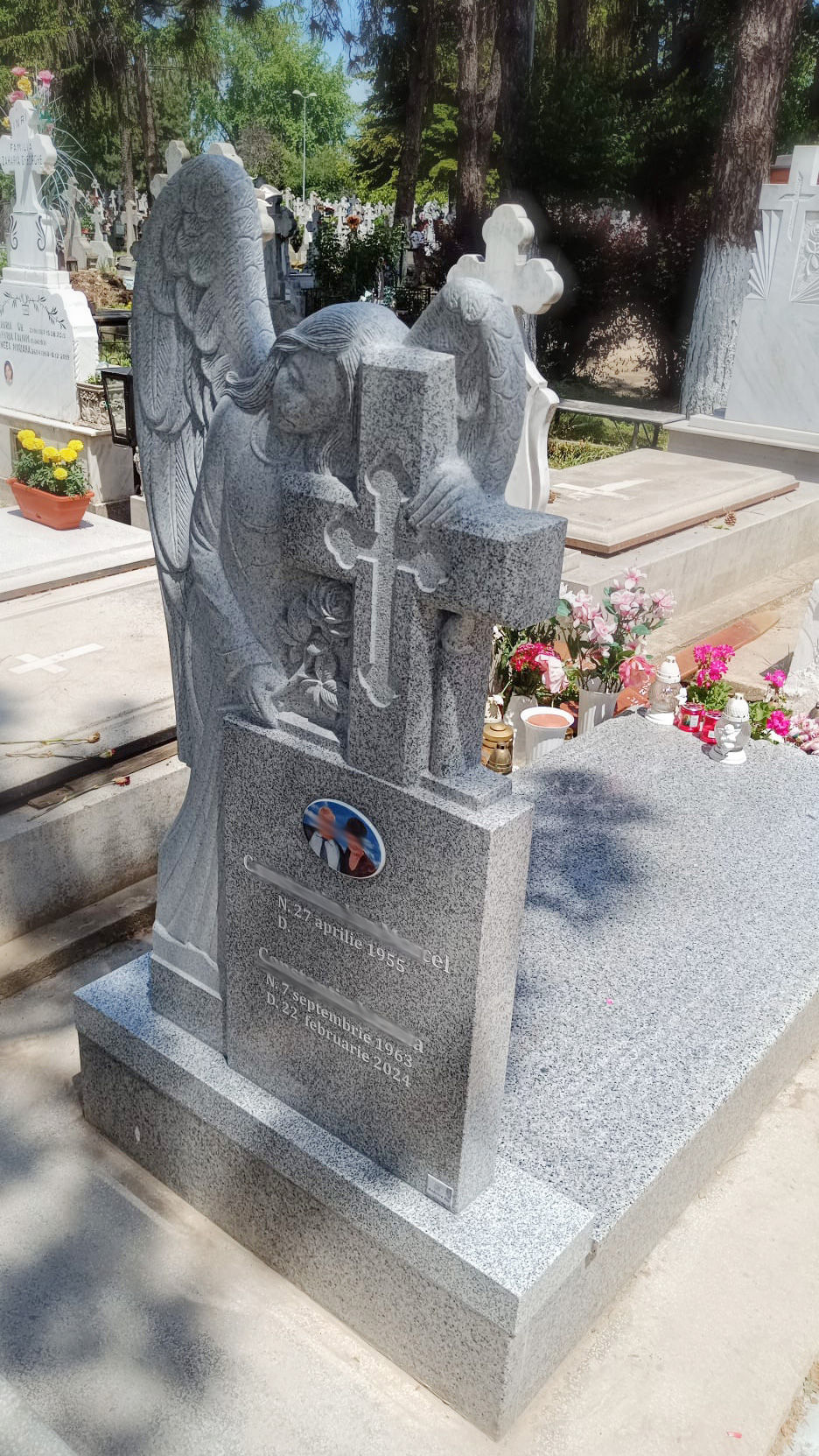 Miniatură: Monumente Funerare