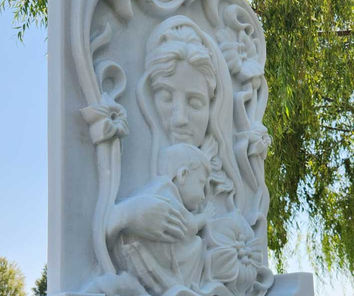 Monument Funerar Marmura